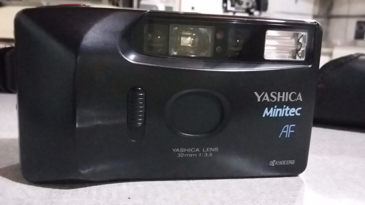 ANCIEN APPAREIL PHOTO COMPACT POINT & SHOT joli YASHICA MINITEC AF
